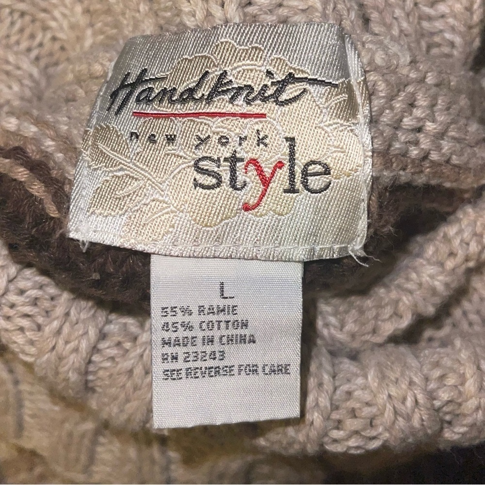 Hand Knit New York Style Sweater L - Picture 4 of 4